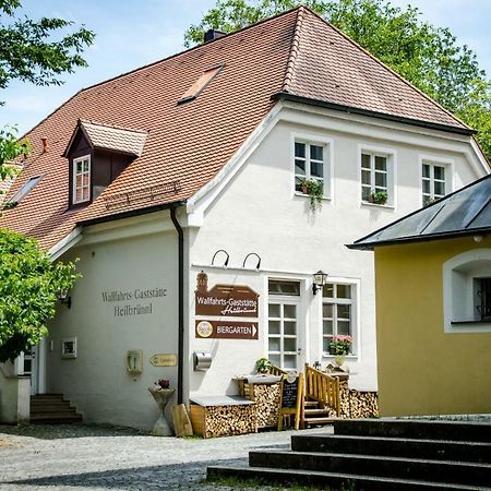 Wallfahrts-Gaststaette Heilbruennl Roding Buitenkant foto