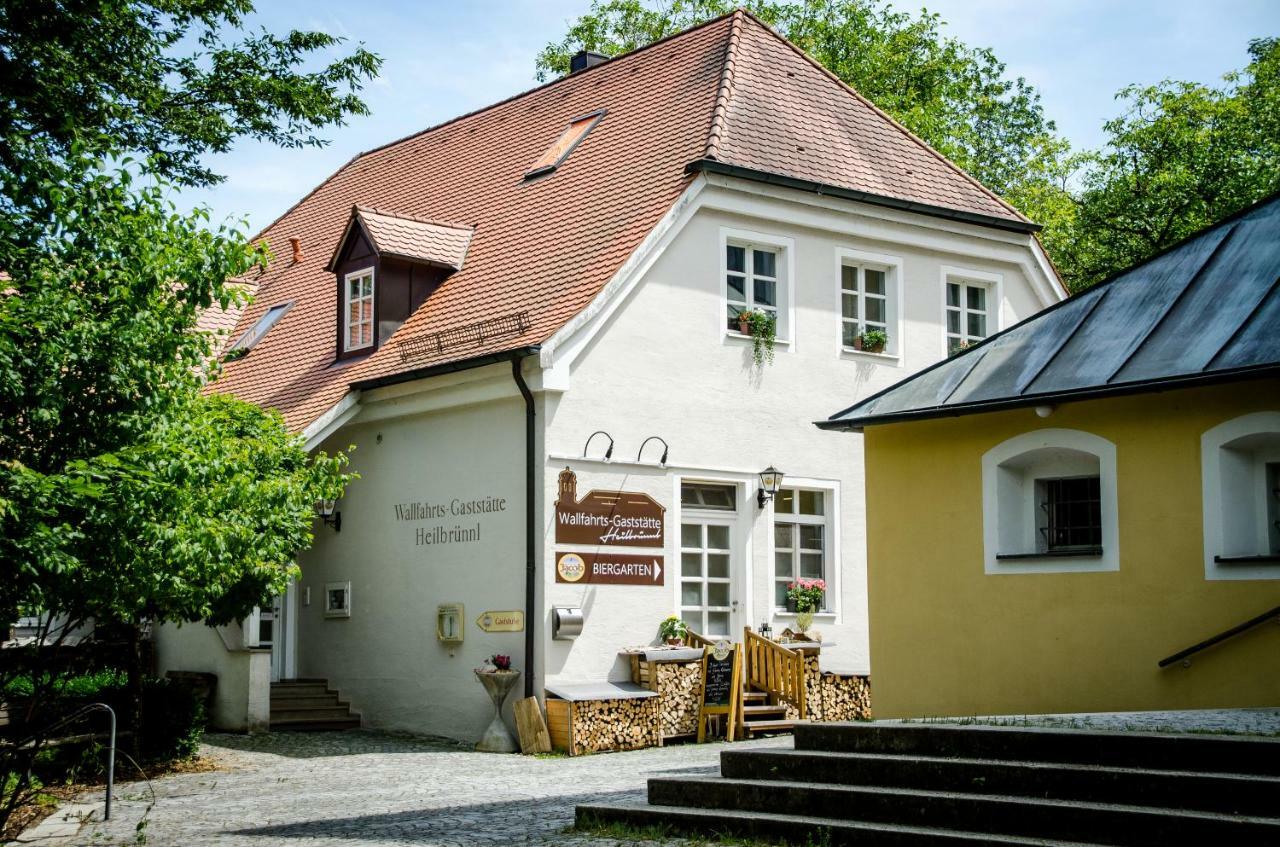 Wallfahrts-Gaststaette Heilbruennl Roding Buitenkant foto