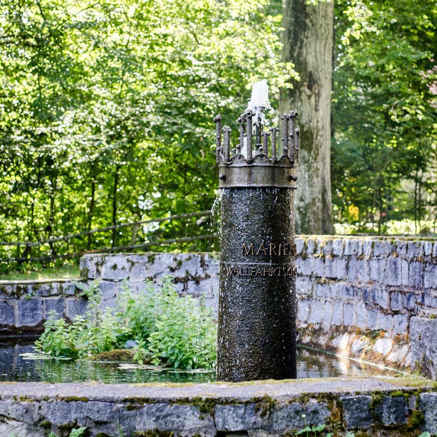 Wallfahrts-Gaststaette Heilbruennl Roding Buitenkant foto